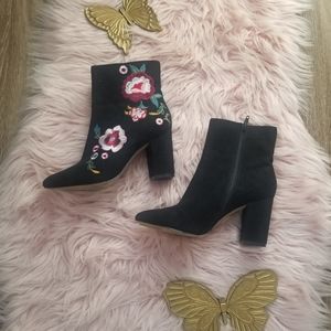 Express embroidery boots